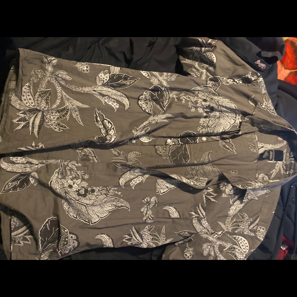 H&M button up floral design